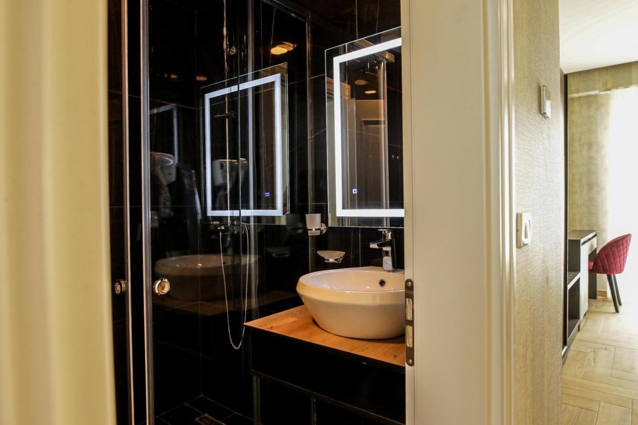 Rozafa Blu Hotel เชิงยิน ภายนอก รูปภาพ